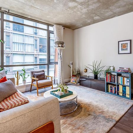 Spacious Corner Apartment Downtown Toronto Exterior photo
