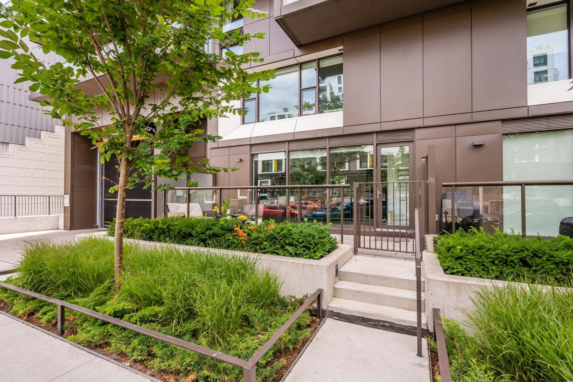 Spacious Corner Apartment Downtown Toronto Exterior photo