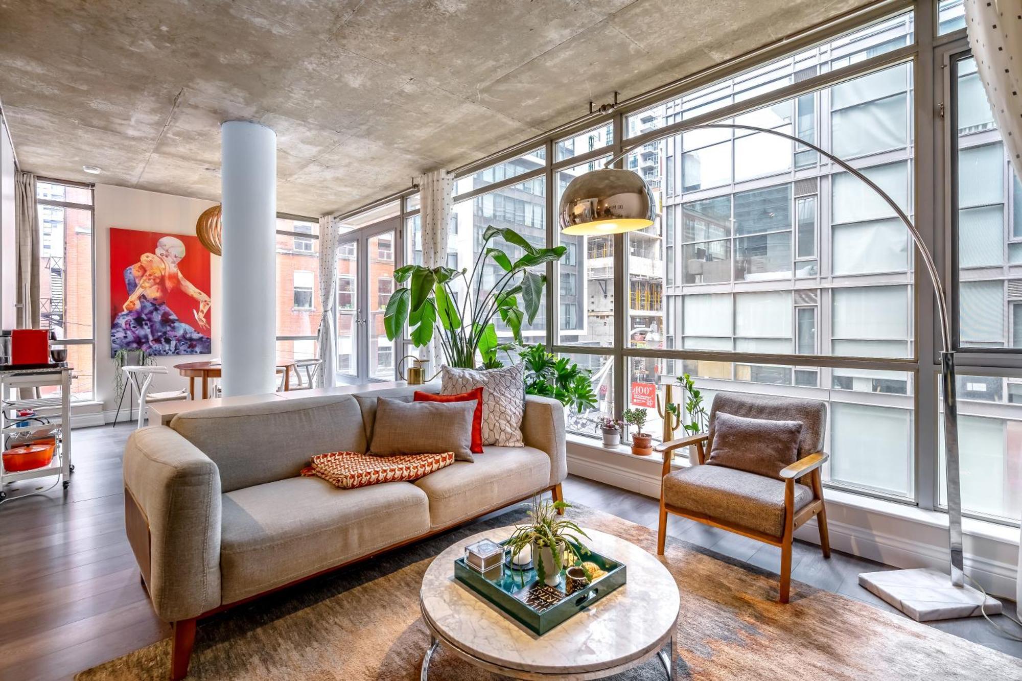Spacious Corner Apartment Downtown Toronto Exterior photo